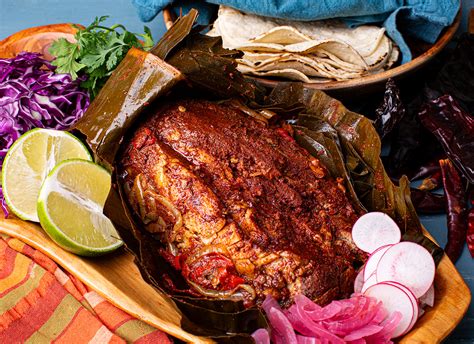  Cochinita Pibil: Hämäävä ruoka taivaasta, täynnä juustoisia herkkuja ja raikkaita hedelmiä